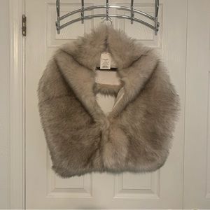 Beautiful NWT faux fur stole!
